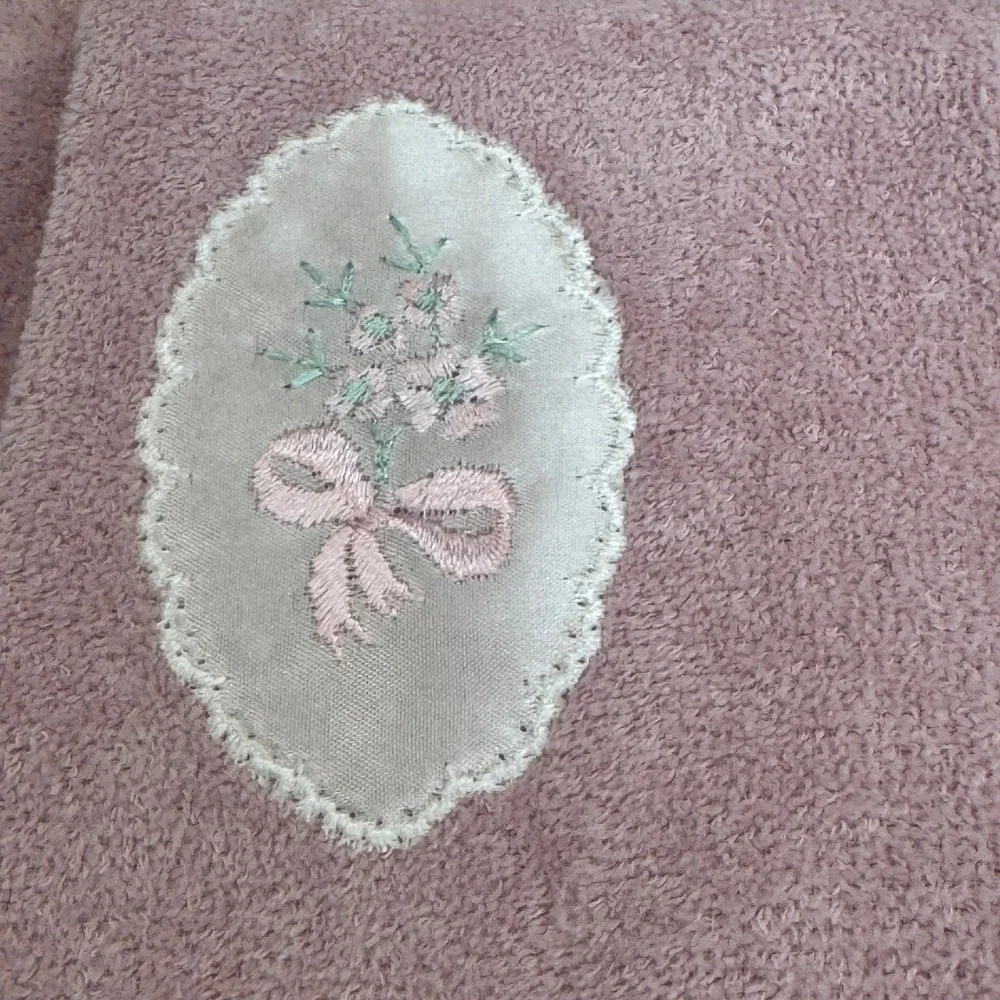VTG New‎ Saturday Knight Royal Collection Bluch Pink Rose Lace Floral Towel Set